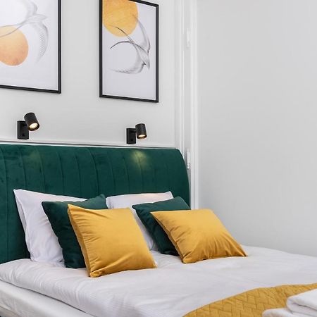 Premium Splendid Old Town Suites - By Upstairs Краків Екстер'єр фото