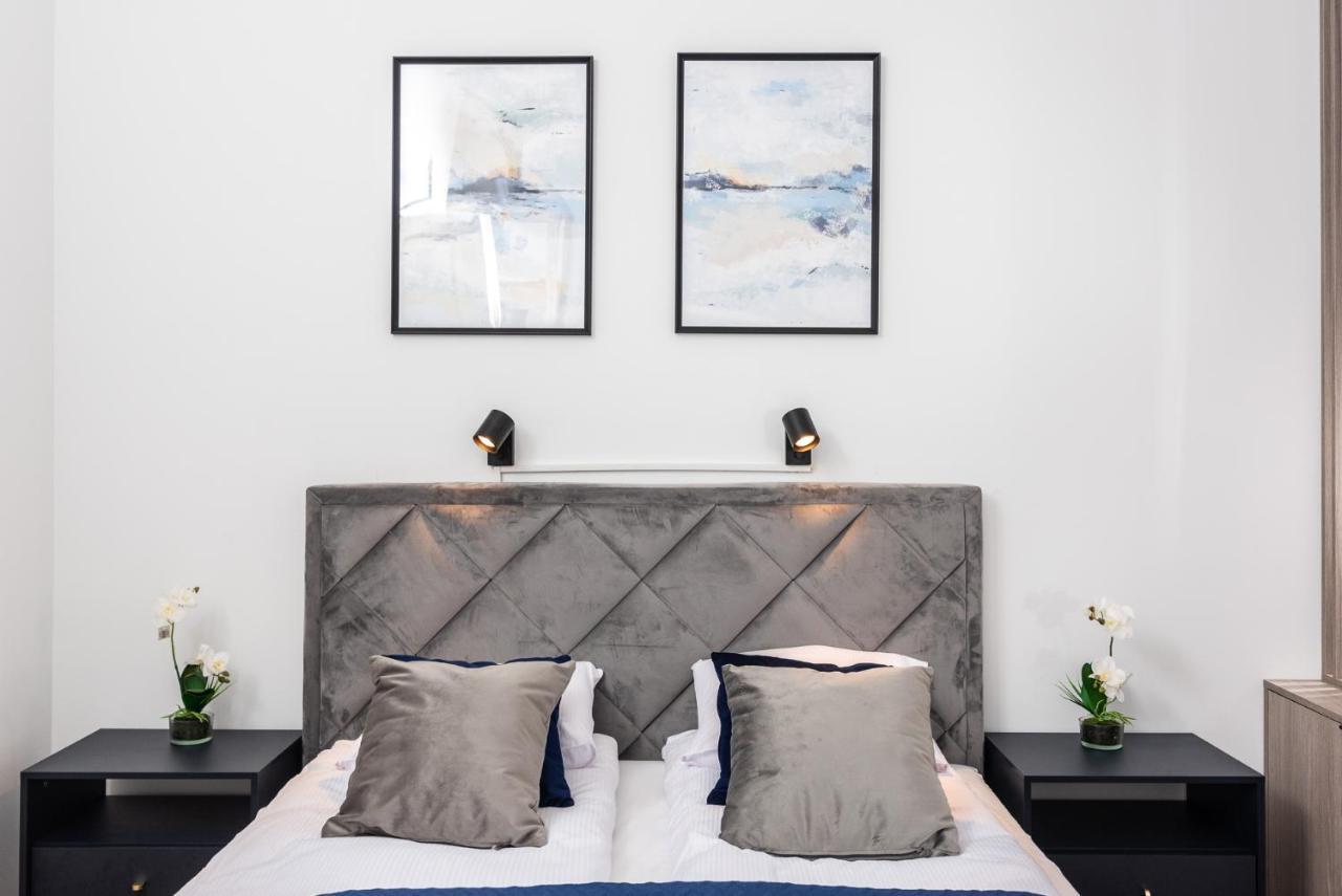 Premium Splendid Old Town Suites - By Upstairs Краків Екстер'єр фото
