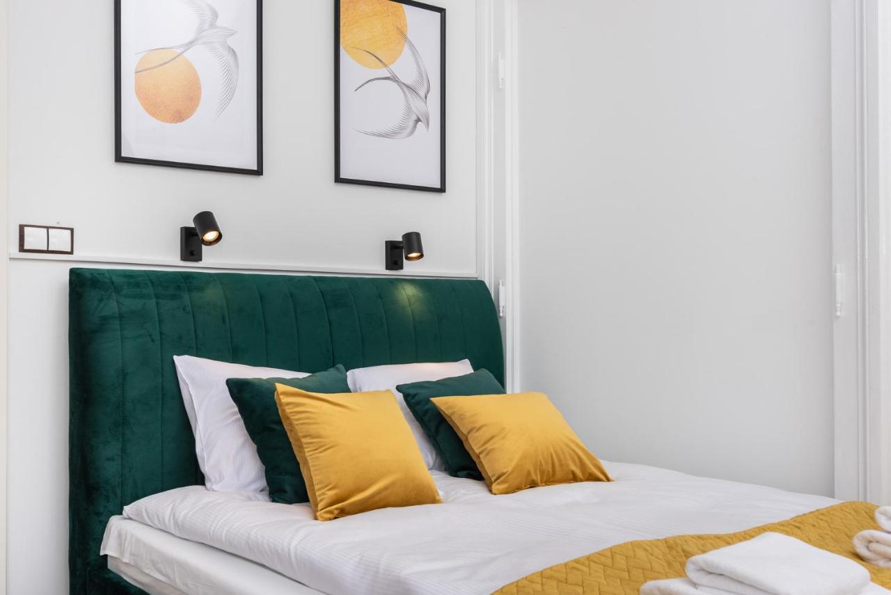 Premium Splendid Old Town Suites - By Upstairs Краків Екстер'єр фото