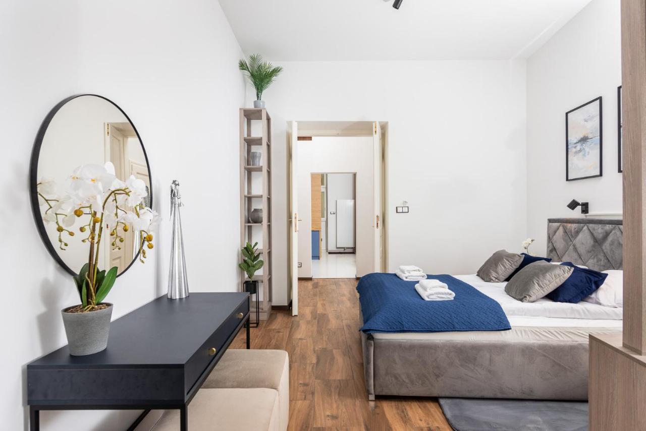 Premium Splendid Old Town Suites - By Upstairs Краків Екстер'єр фото